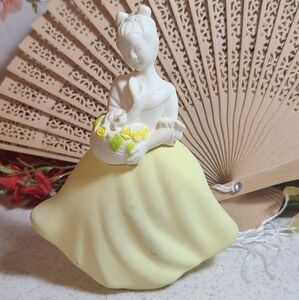 Avon Vintage 1970's Made in Italy Flower Maiden Decanter Cotillion Colog…